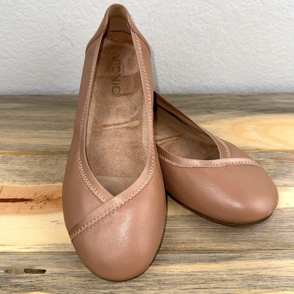 Vionic Ballet Flat Tan Size 6.5 Wide - Picture 1 of 16